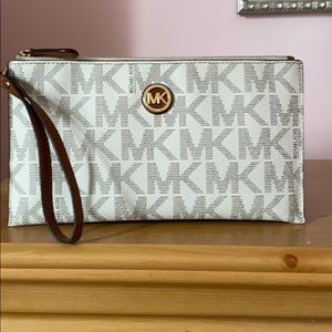 Michael Kors wristlet